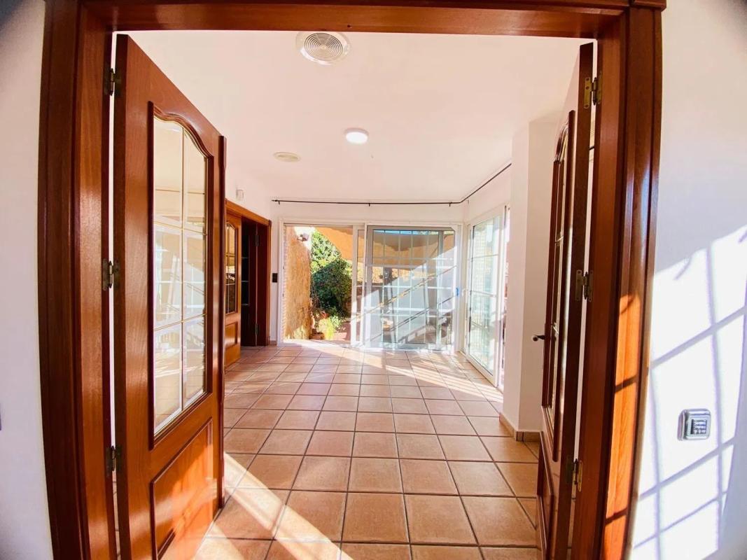 Properties for sale and rent in Spain photo 4
