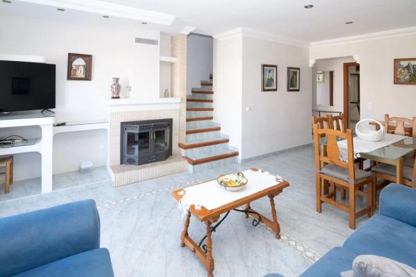 Chalet adosado photo 2