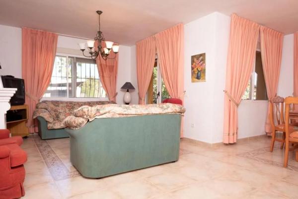 Chalet independiente en venta en El Montgó, Denia photo 1