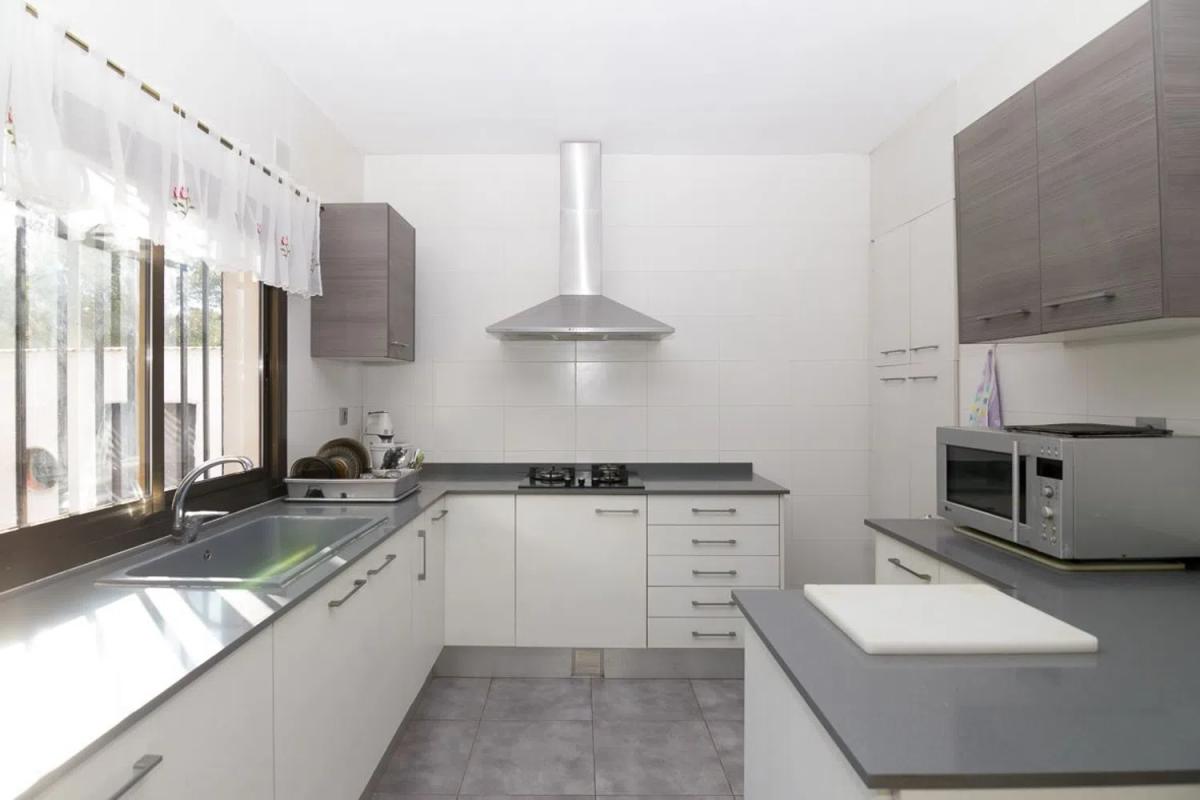 Sale of independent chalet in Les Rotes/Las Rotas, Denia
photo 1