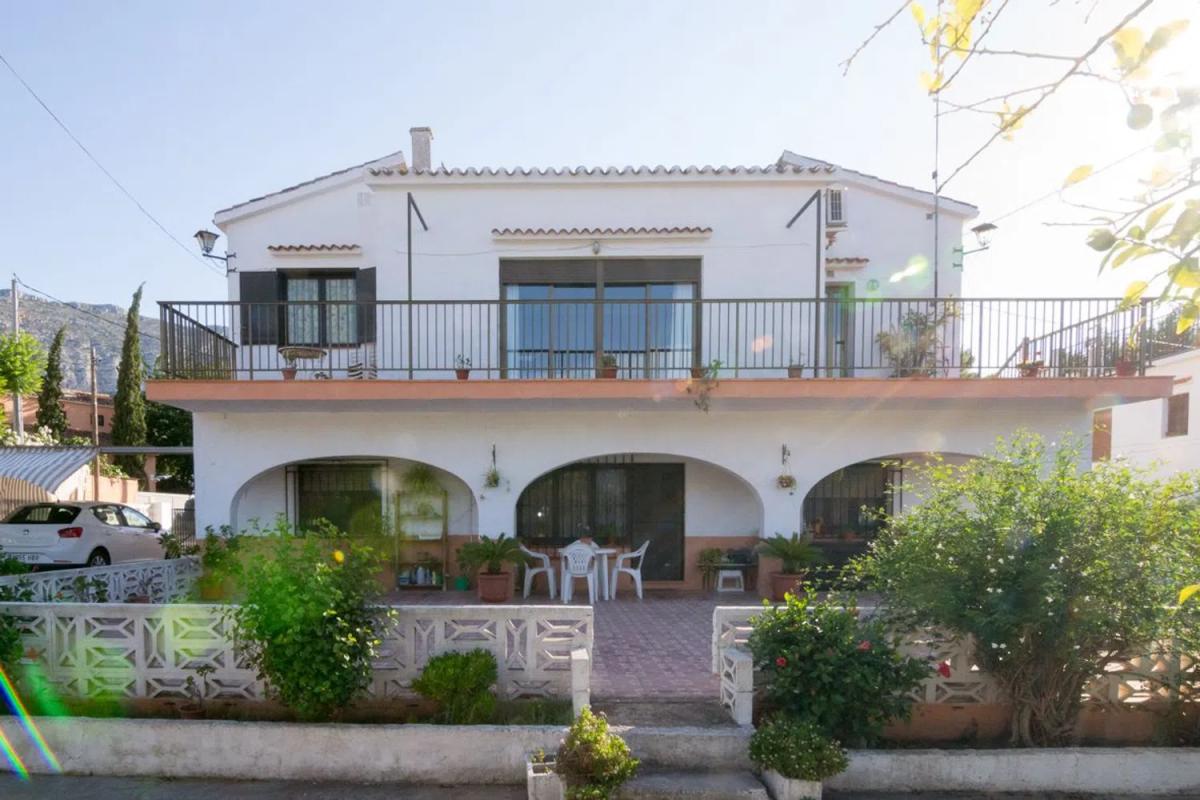 Sale of independent chalet in Les Rotes/Las Rotas, Denia
photo 2
