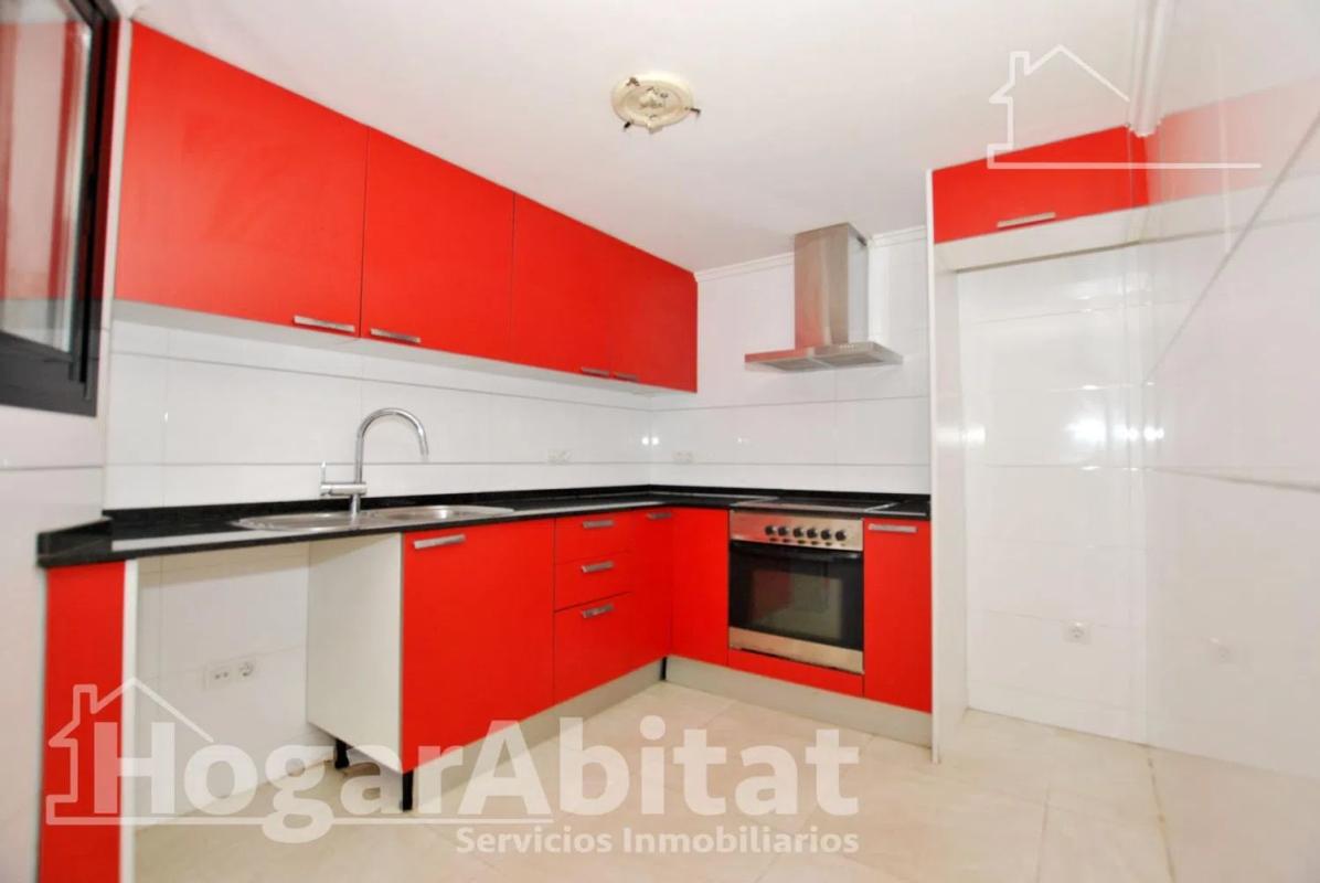 Продажа квартиры на Avenida Juan Chabás, Дения
photo 1