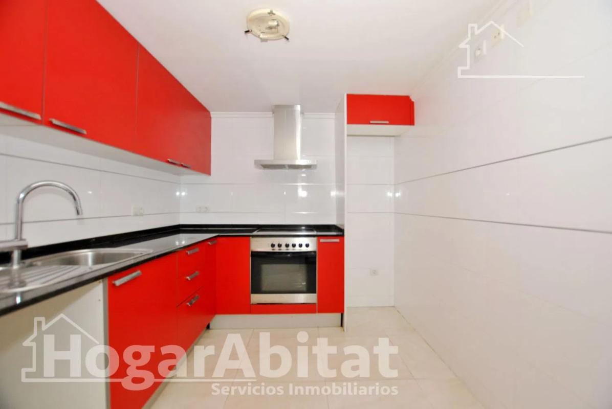 Продажа квартиры на Avenida Juan Chabás, Дения
photo 3