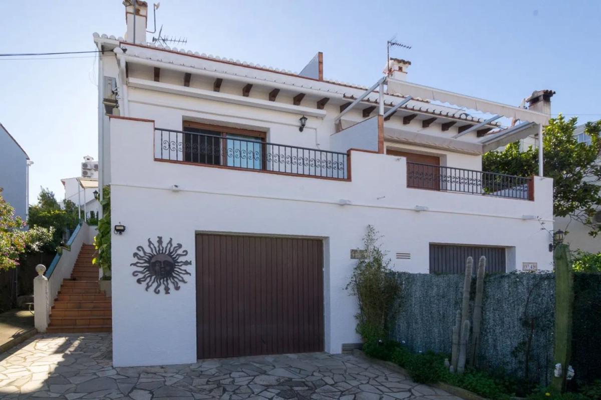 Propiedades en venta y alquiler en España photo 1