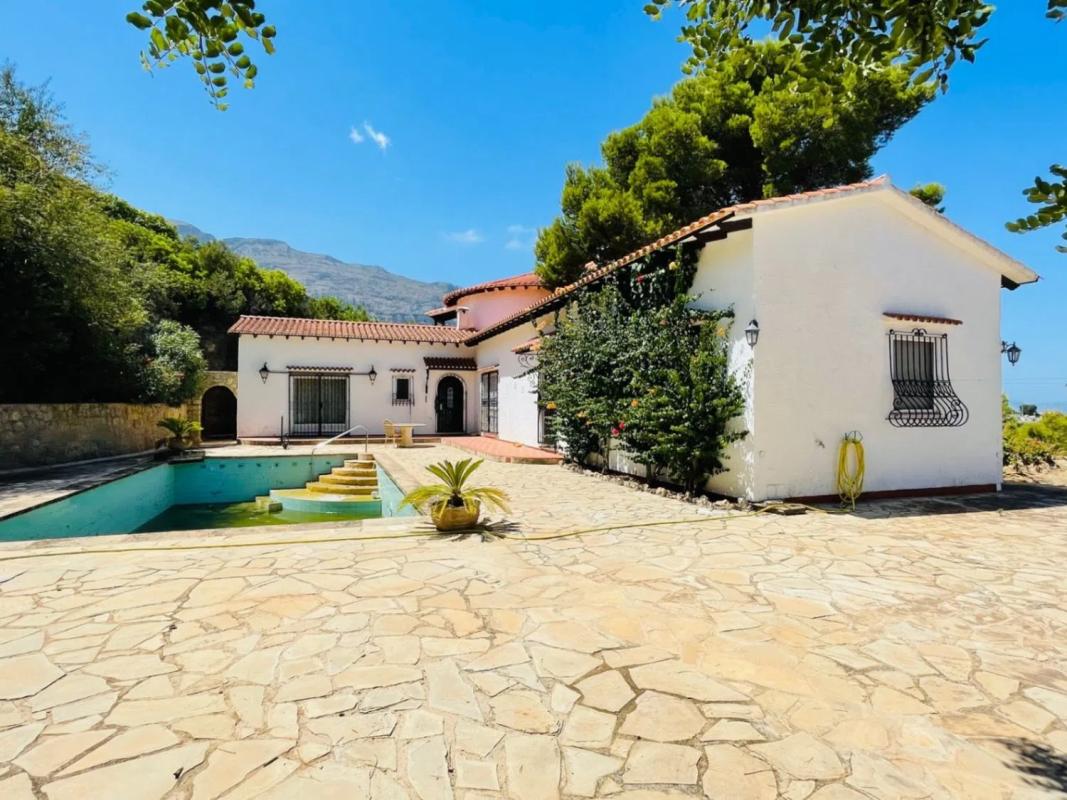Properties for sale and rent in Spain photo 2
