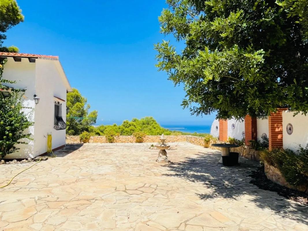 Properties for sale and rent in Spain photo 5