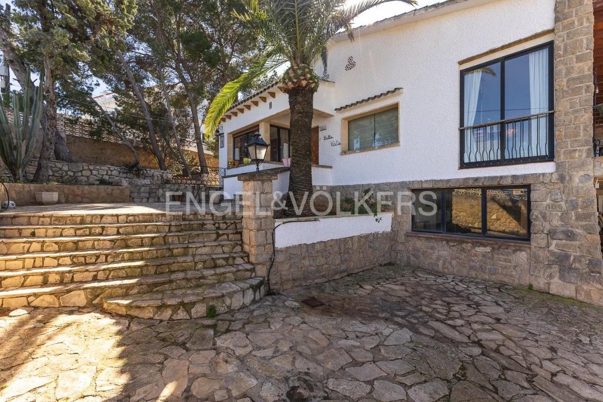 Properties for sale and rent in Spain photo 2