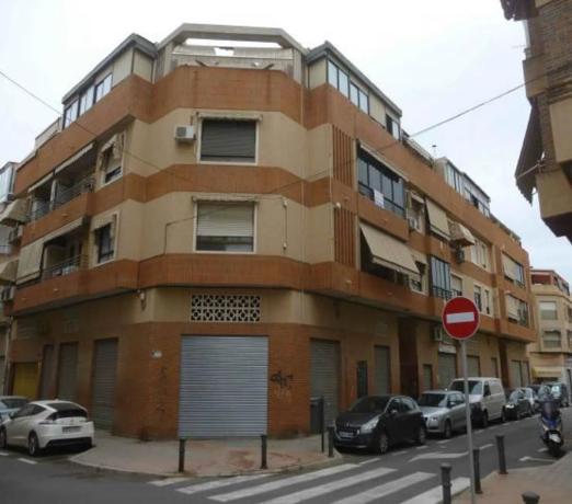 Piso en venta en  Calle Centauro, Alicante / Alacant photo