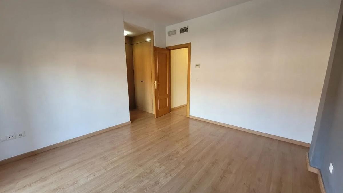 Недвижимость на продажу и в аренду в Испании photo 5