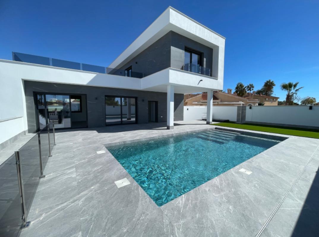 Obra nueva VILLAS VELAZQUEZ en Ciudad Quesada (Revista) photo 2
