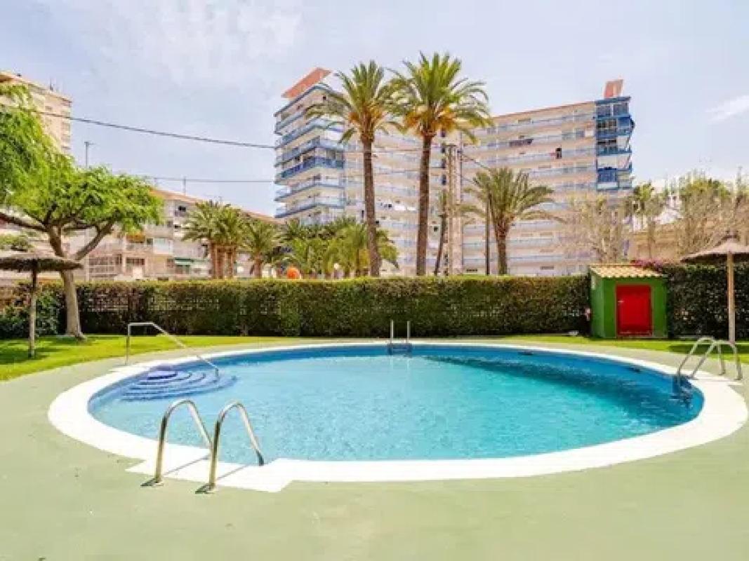 Sale of apartment in Calle de Jacinto Benavente, 12, El Campello
photo 2