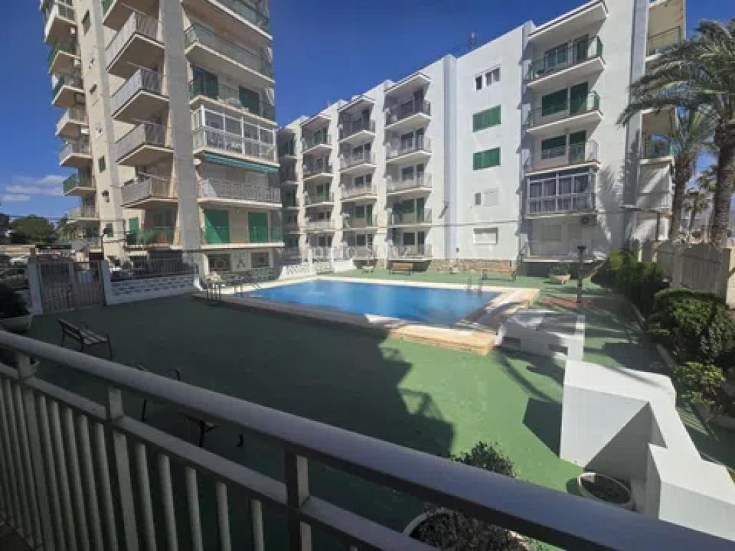 Sale of apartment in Calle Sant Bartomeu, El Campello
 photo 2