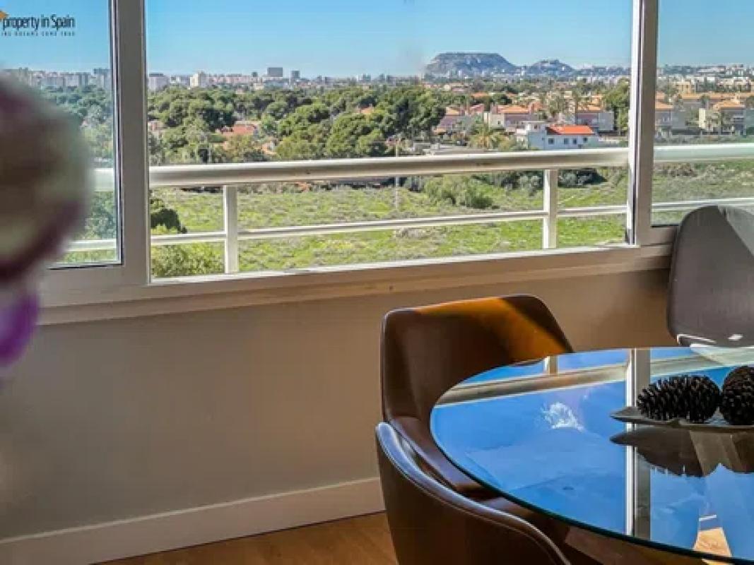 Sale of apartment in Calle d'Oviedo, El Campello
photo 2