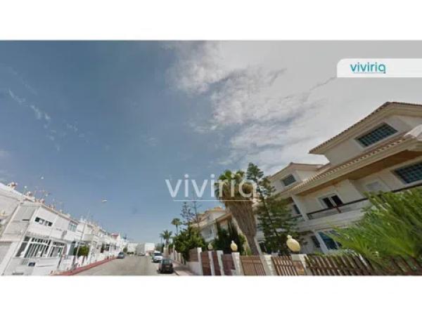 Chalet adosado en Urbanización Cabo Verde photo