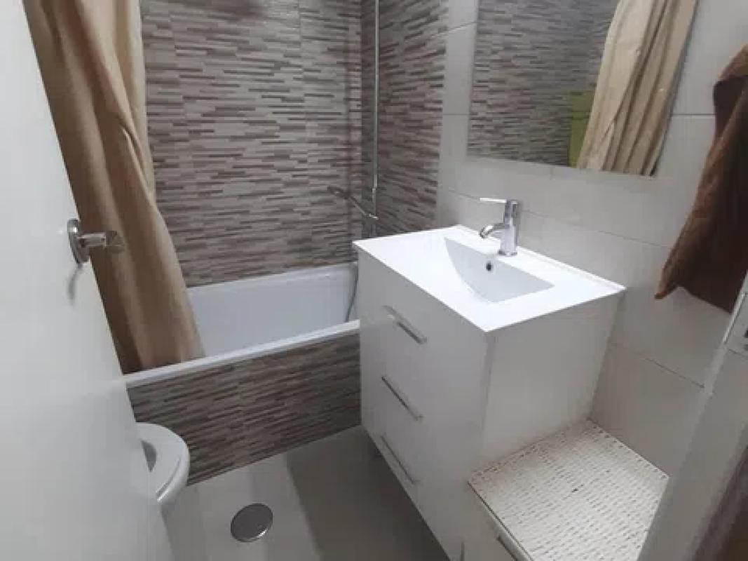 Sale of apartment in Paseo de la Castellana, Benidorm
 photo 5