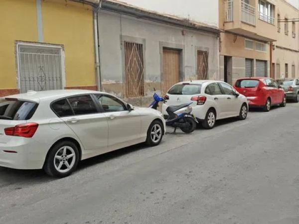 Chalet pareado en calle la Paz photo 1