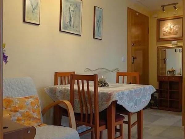 Apartment for sale in  Calle Presidente Adolfo Suárez, Benidorm photo 1