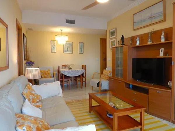 Apartment for sale in  Calle Presidente Adolfo Suárez, Benidorm photo 2