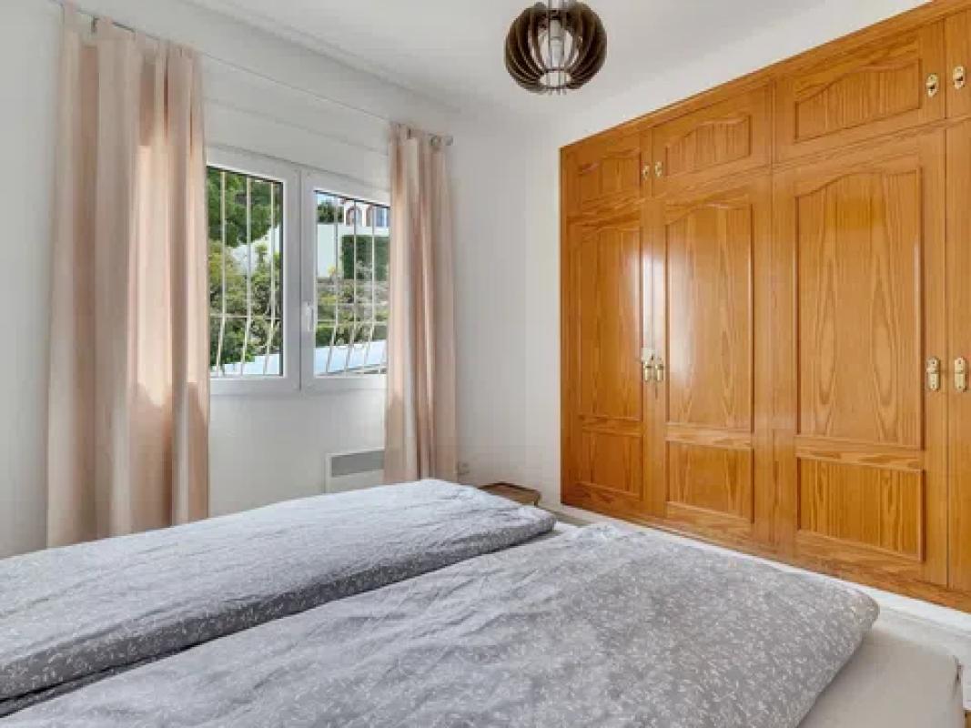 Продажа отдельного шале в  Calle de Mirabarques, 2, Педрегер photo 5