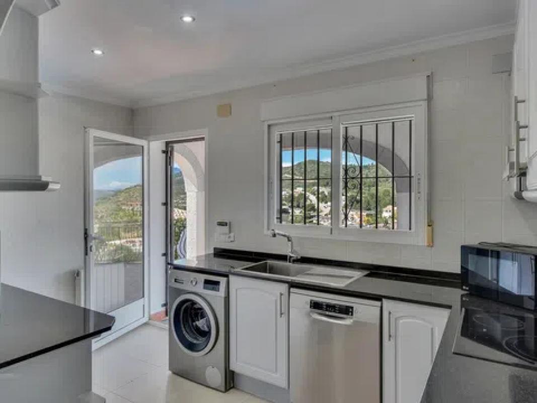 Sale of independent chalet in Calle Riu Serpis, Pedreguer
 photo 2