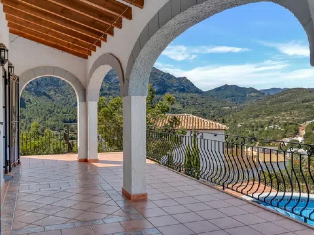 Sale of independent chalet in Calle Riu Serpis, Pedreguer
 photo 4