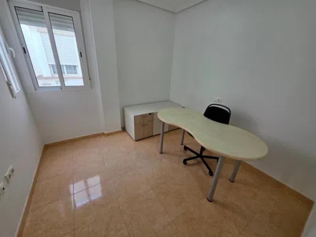 Продажа квартиры на Calle San Emigdio, Алморади
photo 2