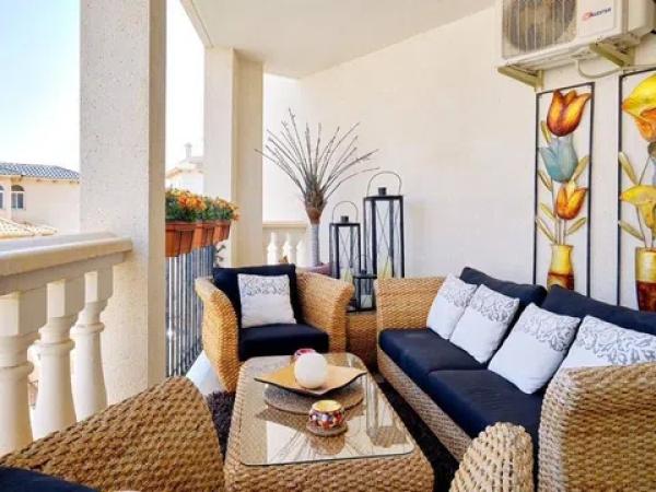 Piso en venta en Barrio Campoamor, Orihuela thumbnail 1