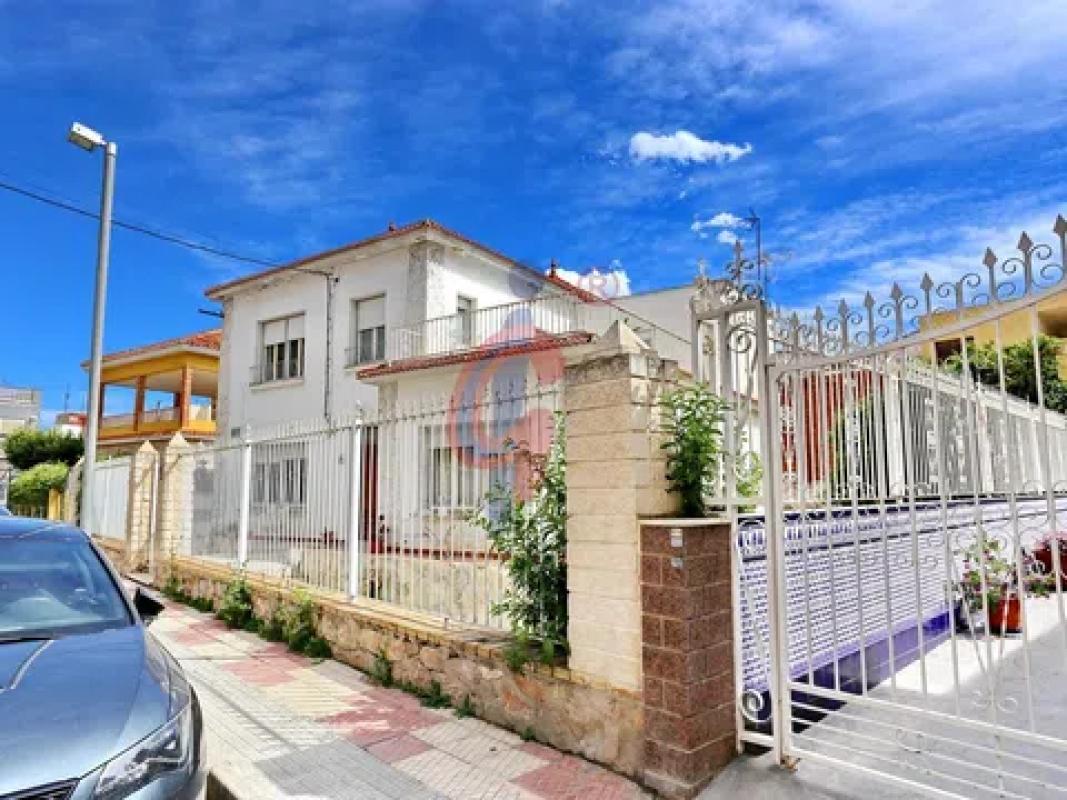 Propiedades en venta y alquiler en España photo 1
