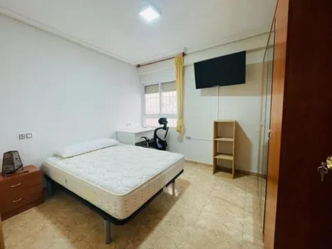 Venta de piso en Calle Antonio Mora Ferrández, Elche / Elx
photo 2