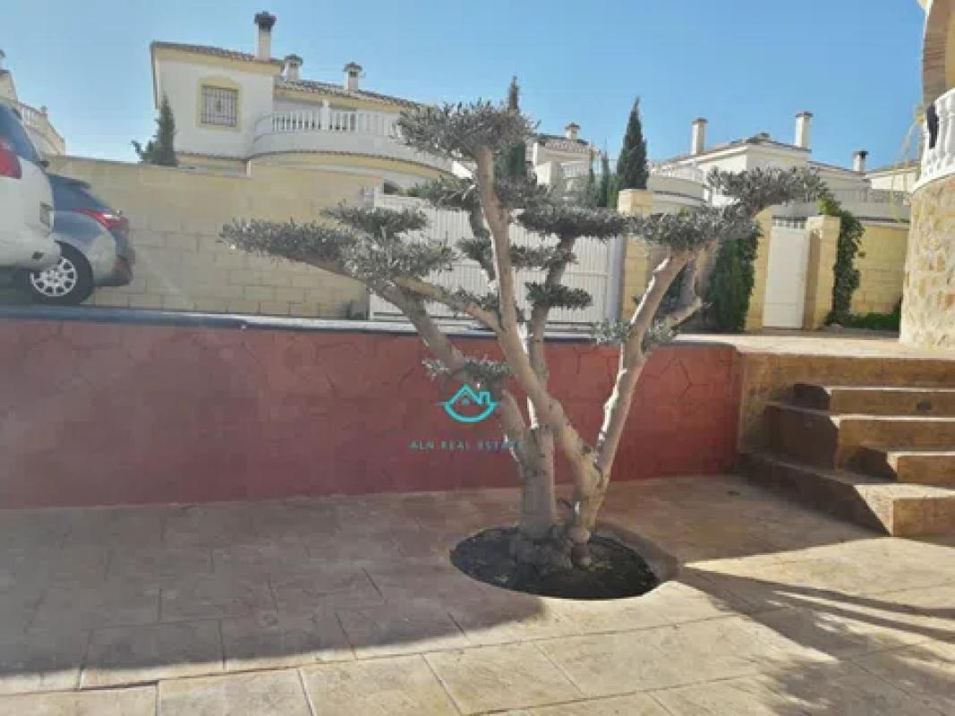 Недвижимость на продажу и в аренду в Испании photo 2