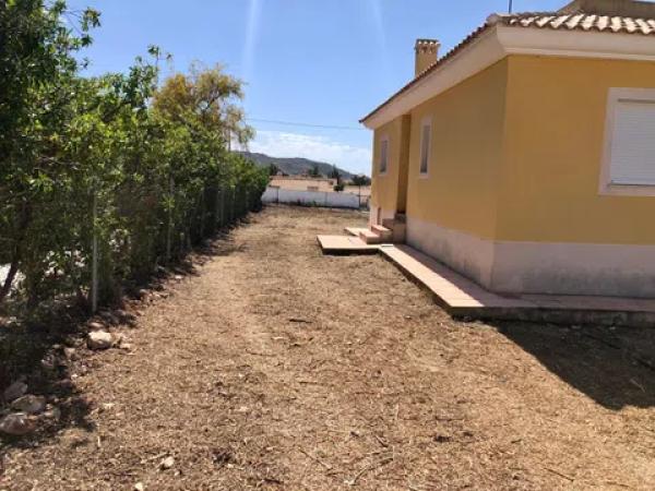 Casa independiente en calle Carrasqueta thumbnail 1