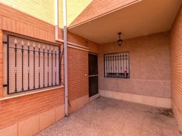Chalet pareado en calle 22 de Marzo de 1993 photo 1