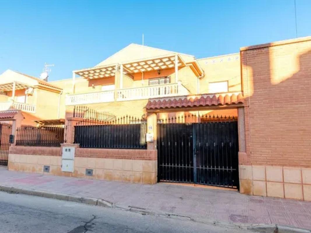 Propiedades en venta y alquiler en España photo 2