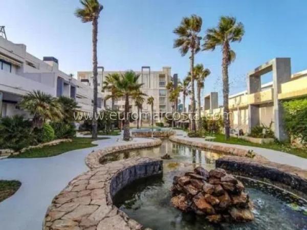 Piso en venta en Avenida de los españoles, Torrevieja thumbnail 2