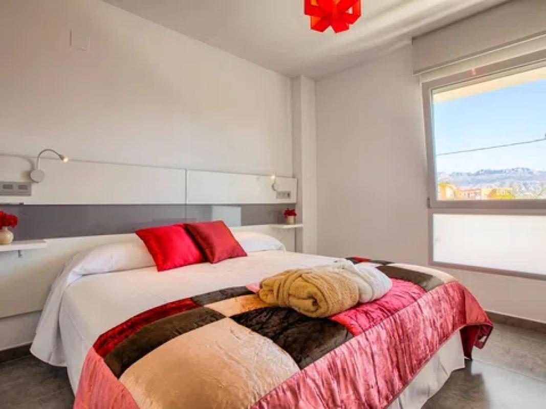 Sale of independent chalet in L'Albir, Alfaz del Pi
photo 1