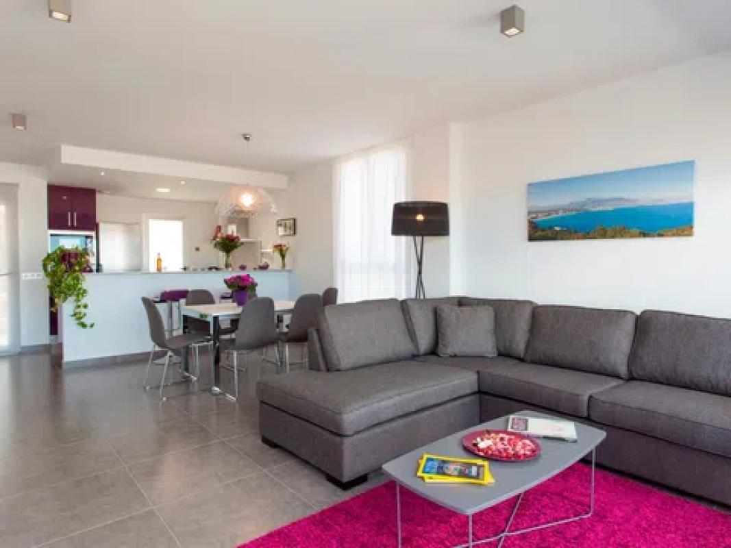 Sale of independent chalet in L'Albir, Alfaz del Pi
photo 2