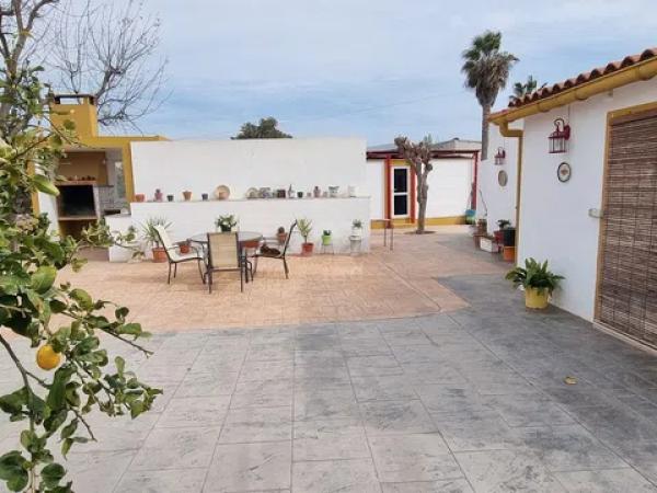 Independent chalet for sale in Sax, Sax photo 1
