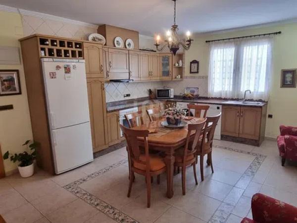Independent chalet for sale in Sax, Sax thumbnail 2