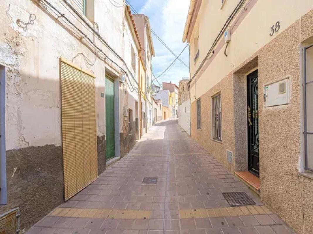 Продажа отдельного шале в Calle Independencia, Петрер photo 1