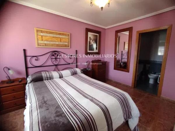 Chalet adosado photo 1