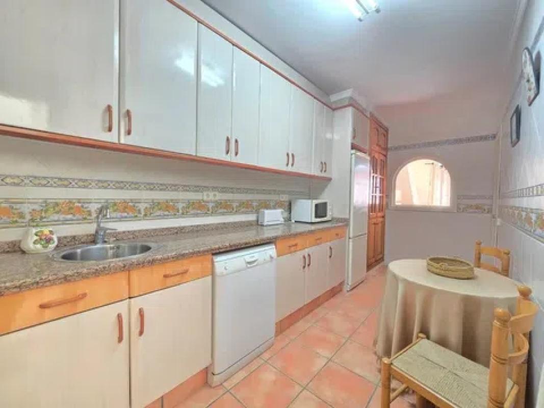 Продажа отдельного шале в  Centro, Бенитачель photo 5