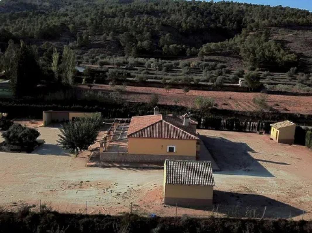 Venta de chalet independiente en Pinoso, Pinoso
photo 1