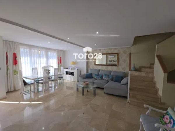 Chalet adosado en calle Portichol photo 1
