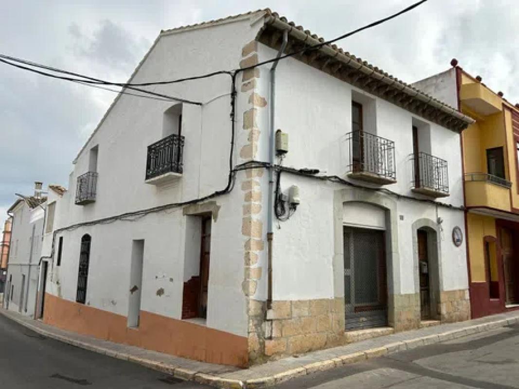 Propiedades en venta y alquiler en España photo 1