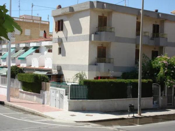 Chalet adosado en avenida Albacete, 117 photo 1