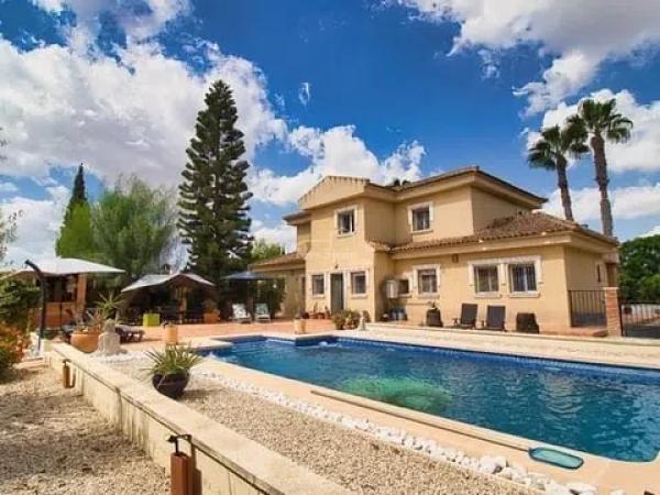 Chalet independiente en venta en  Partida Fogaria, 7, Almoradí photo 1
