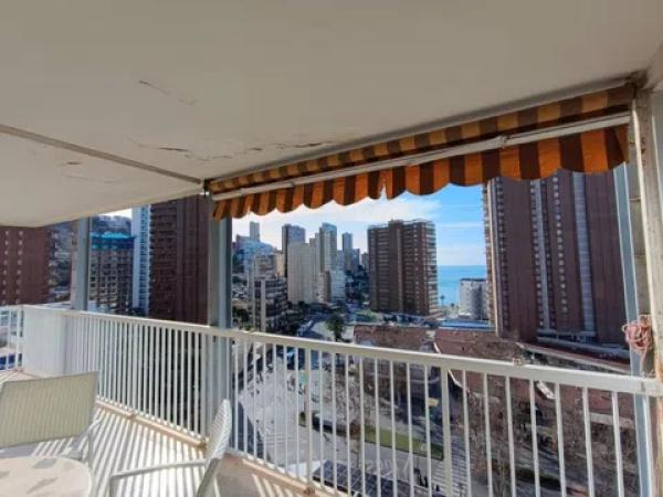 Piso en venta en Playa de Levante, Benidorm thumbnail 3