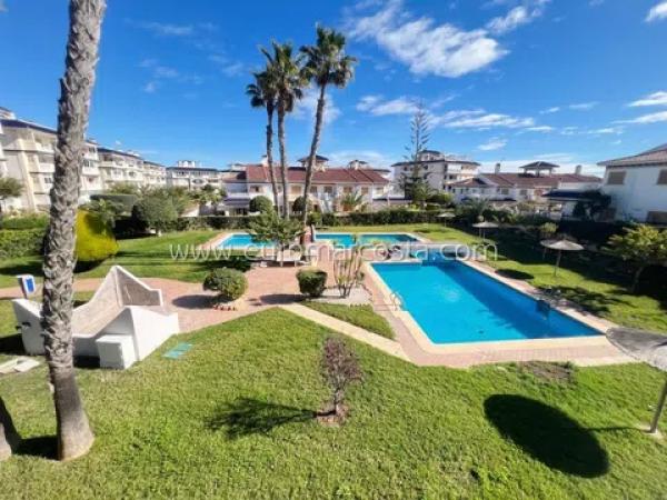 Chalet adosado en calle Higuera thumbnail 1