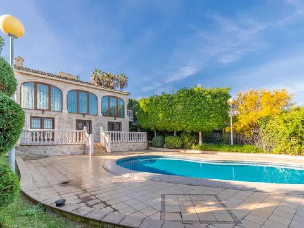Properties for sale and rent in Spain photo 3