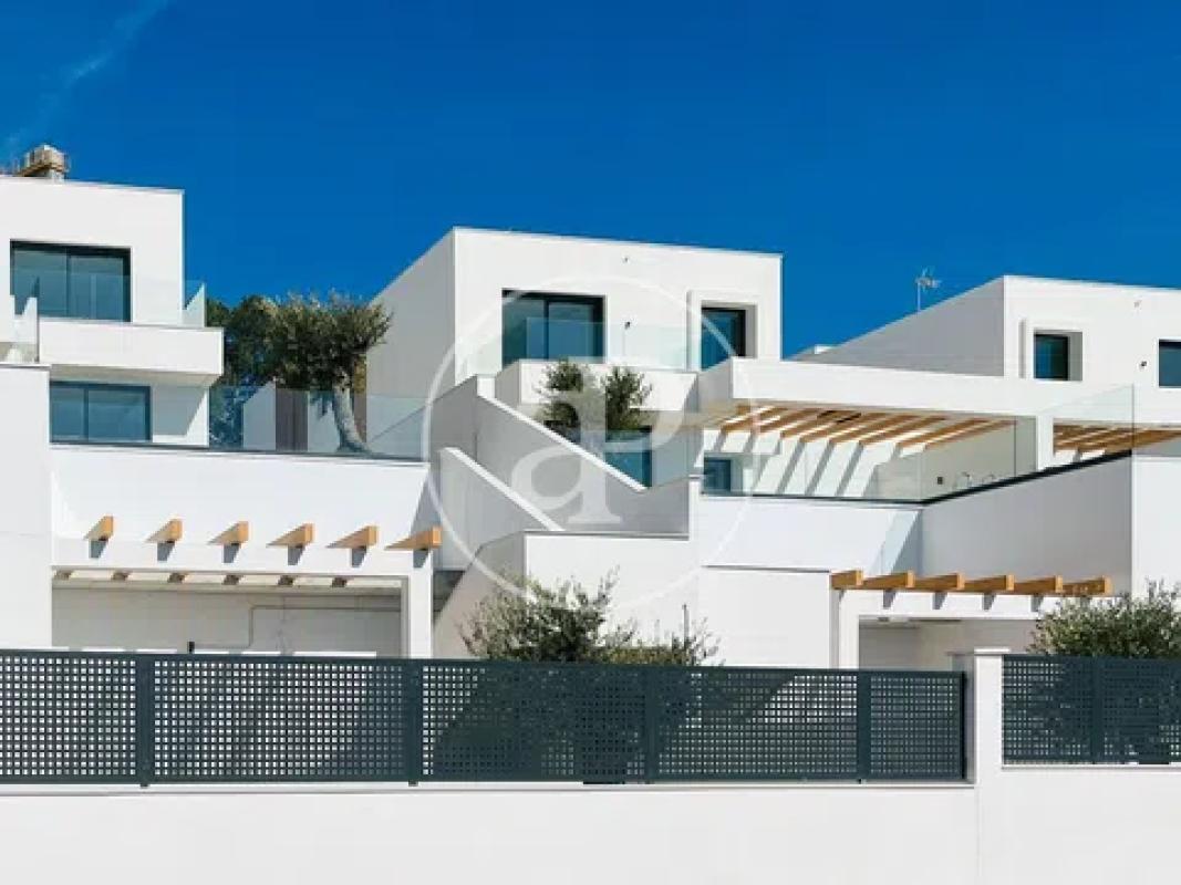 Venta de chalet adosado en  Barrio Yucatán- Las Cornisas , Las Rozas de Madrid photo 2
